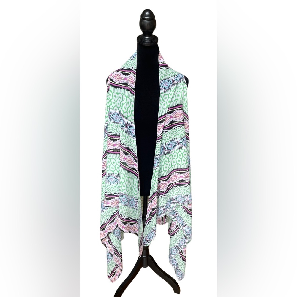 Long Flowy Aztec Pattern Vest - Picture 3 of 17